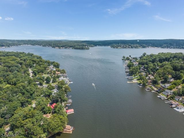 468 River Styx Rd 4, Hopatcong Boro, NJ 07843