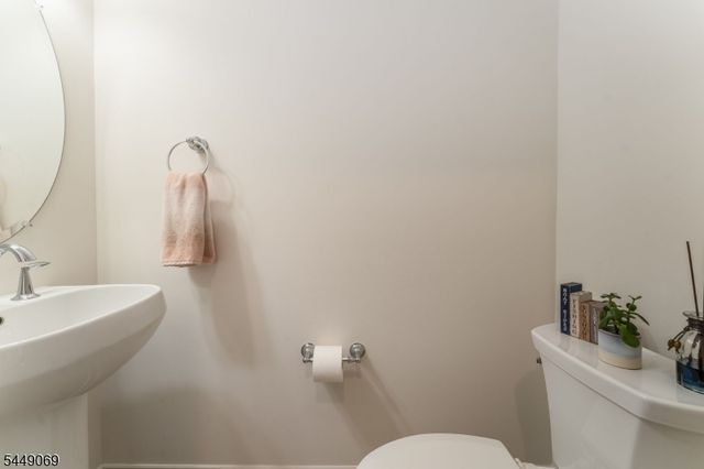 468 River Styx Rd 4, Hopatcong Boro, NJ 07843