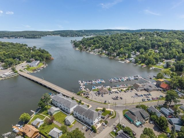 468 River Styx Rd 4, Hopatcong Boro, NJ 07843