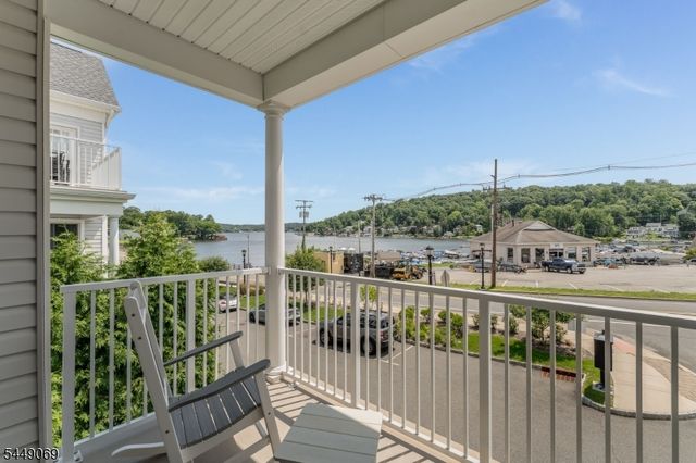468 River Styx Rd 4, Hopatcong Boro, NJ 07843