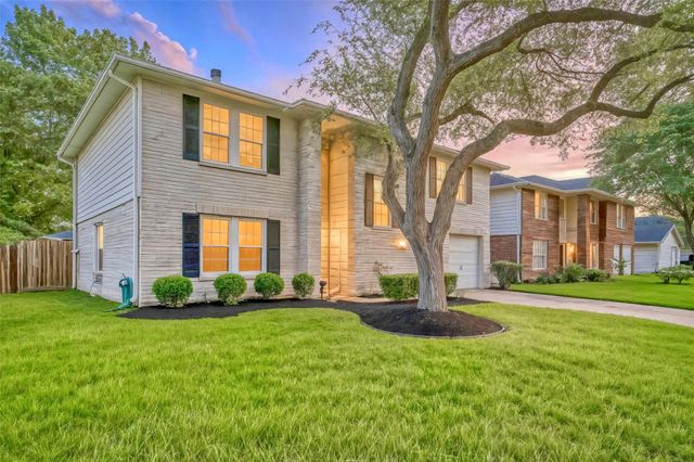 1723 Oak Valley Drive, Kemah, TX 77565