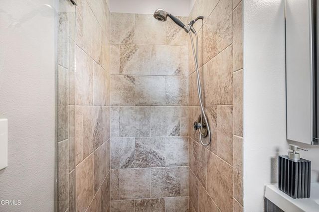 1485 E Avenida De Los Arboles, Thousand Oaks, CA 91360