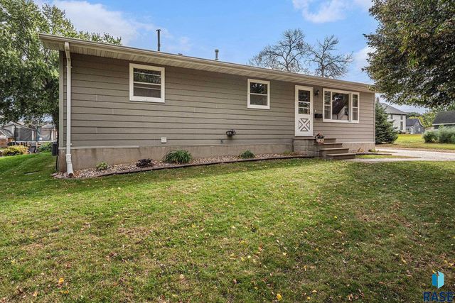412 S Lincoln Ave Avenue, Madison, SD 57042