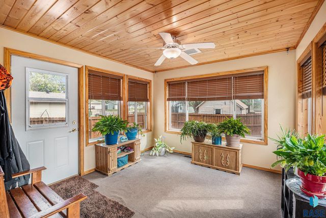 412 S Lincoln Ave Avenue, Madison, SD 57042