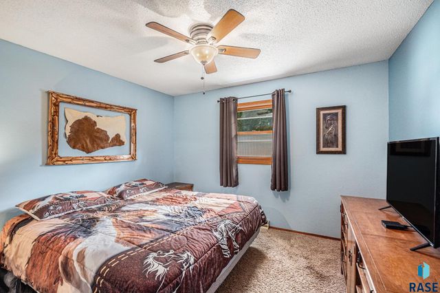 412 S Lincoln Ave Avenue, Madison, SD 57042