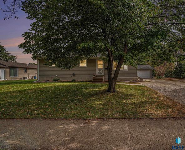 412 S Lincoln Ave Avenue, Madison, SD 57042