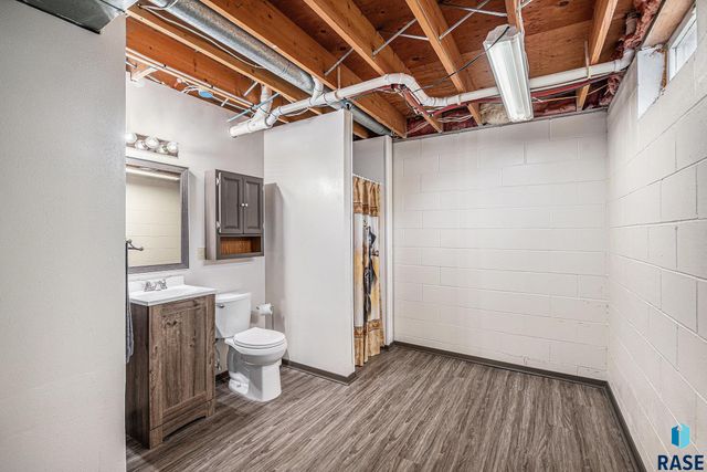 412 S Lincoln Ave Avenue, Madison, SD 57042