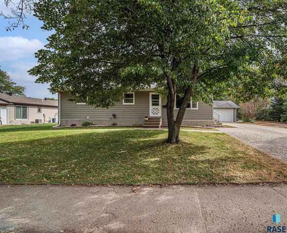 412 S Lincoln Ave Avenue, Madison, SD 57042