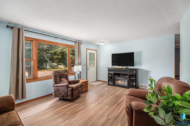 412 S Lincoln Ave Avenue, Madison, SD 57042