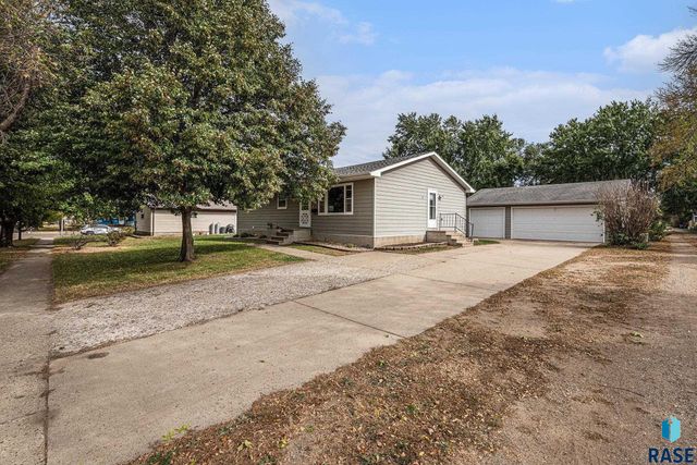 412 S Lincoln Ave Avenue, Madison, SD 57042