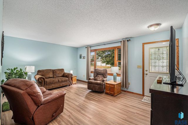 412 S Lincoln Ave Avenue, Madison, SD 57042