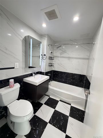 14238 37th Avenue 11A, Flushing, NY 11354