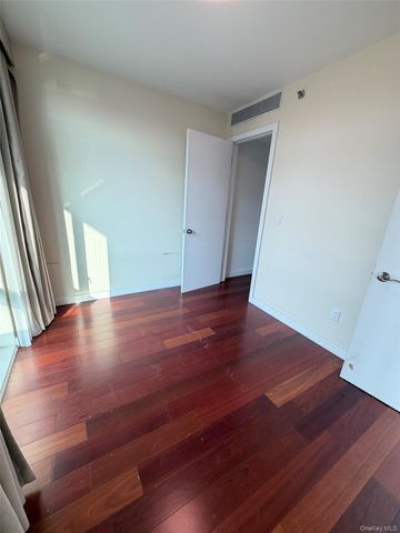 14238 37th Avenue 11A, Flushing, NY 11354