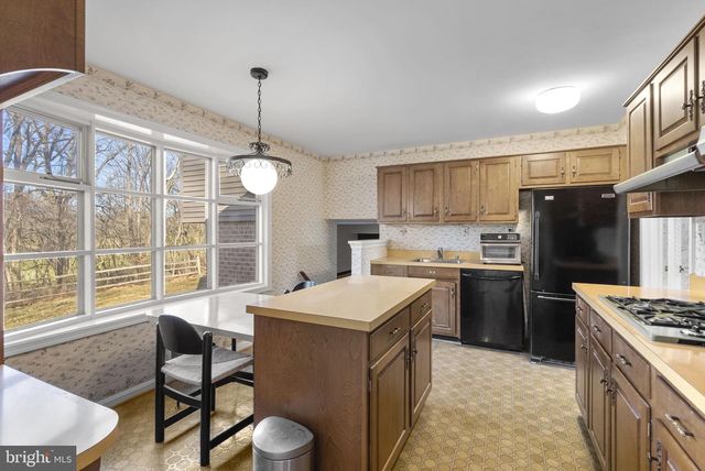 16 ETON OVERLOOK, Rockville, MD 20850