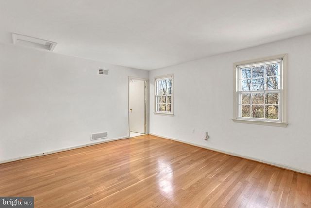 16 ETON OVERLOOK, Rockville, MD 20850