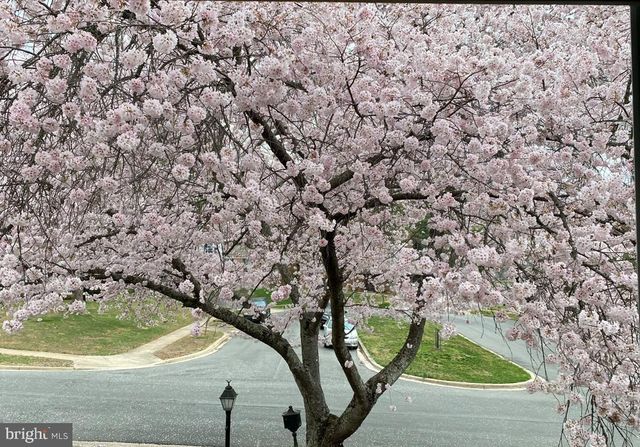 16 ETON OVERLOOK, Rockville, MD 20850