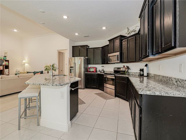 5945 Buttonwood Square, Vero Beach, FL 32966