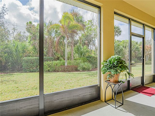 5945 Buttonwood Square, Vero Beach, FL 32966