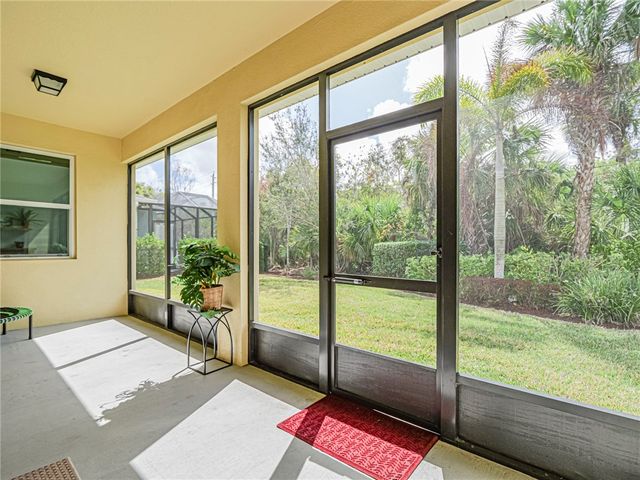 5945 Buttonwood Square, Vero Beach, FL 32966