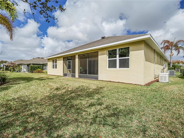 5945 Buttonwood Square, Vero Beach, FL 32966