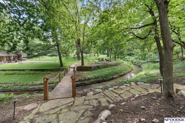 9323 Oak Street, Omaha, NE 68124