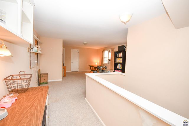 715 NW 35th ST, Topeka, KS 66617