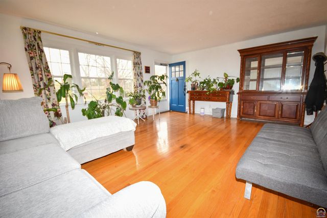 715 NW 35th ST, Topeka, KS 66617