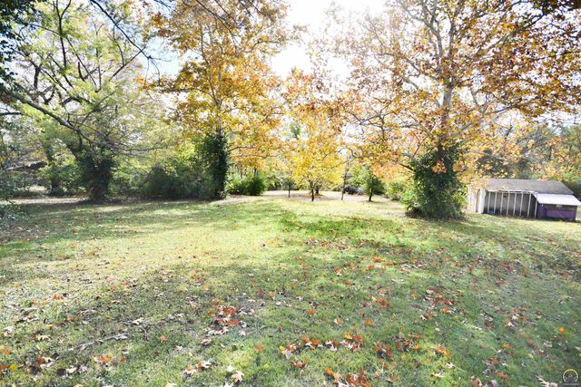 715 NW 35th ST, Topeka, KS 66617