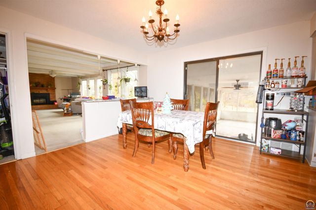 715 NW 35th ST, Topeka, KS 66617