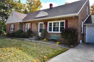 715 NW 35th ST, Topeka, KS 66617