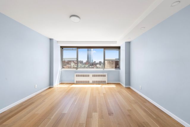 215 Park Row Apt 12C, New York City, NY 10038