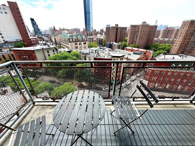 215 Park Row Apt 12C, New York City, NY 10038