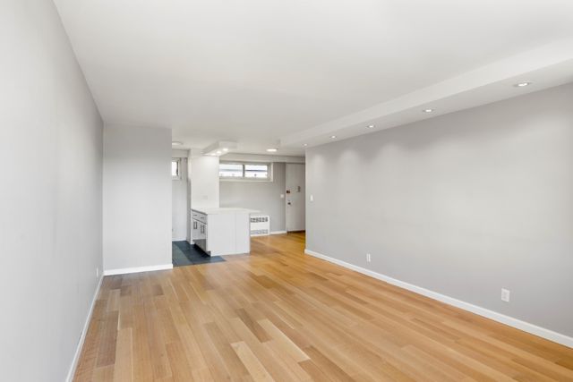 215 Park Row Apt 12C, New York City, NY 10038