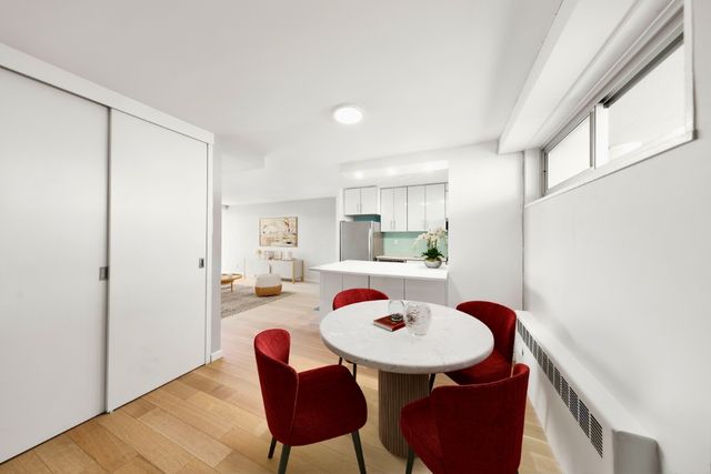 215 Park Row Apt 12C, New York City, NY 10038