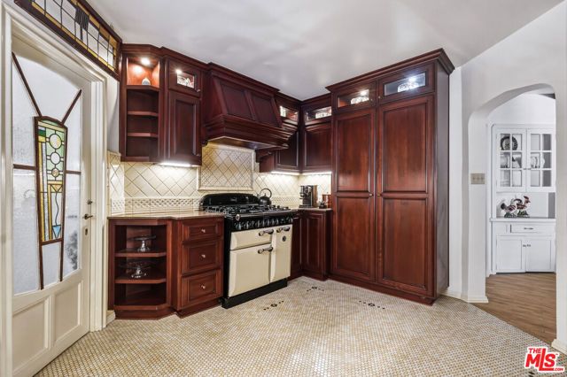 1242 N Isabel Street, Glendale, CA 91207