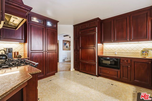 1242 N Isabel Street, Glendale, CA 91207