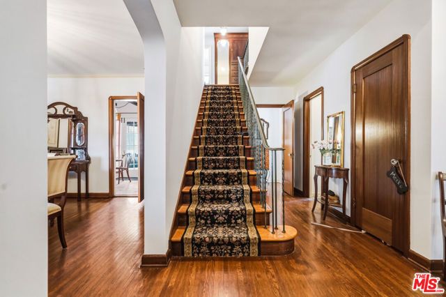 1242 N Isabel Street, Glendale, CA 91207