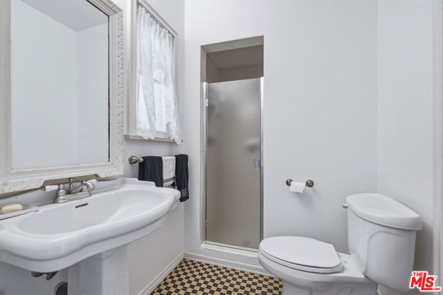 1242 N Isabel Street, Glendale, CA 91207