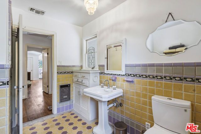 1242 N Isabel Street, Glendale, CA 91207