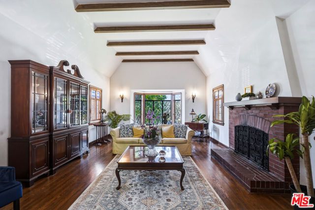 1242 N Isabel Street, Glendale, CA 91207