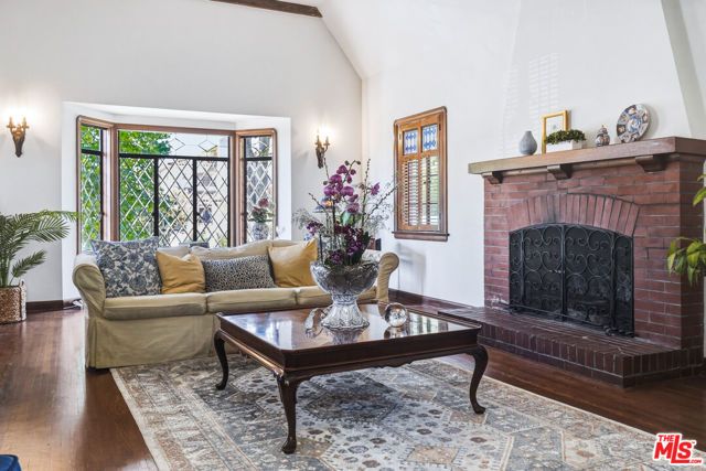 1242 N Isabel Street, Glendale, CA 91207