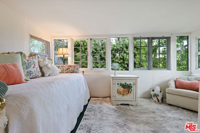1242 N Isabel Street, Glendale, CA 91207