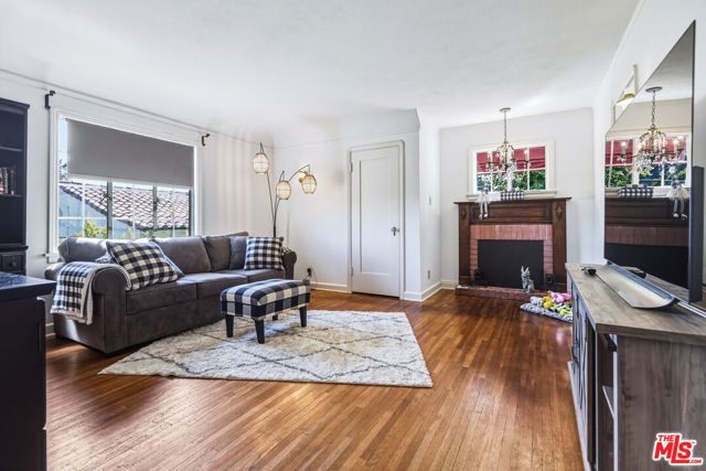 1242 N Isabel Street, Glendale, CA 91207