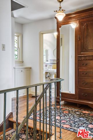 1242 N Isabel Street, Glendale, CA 91207