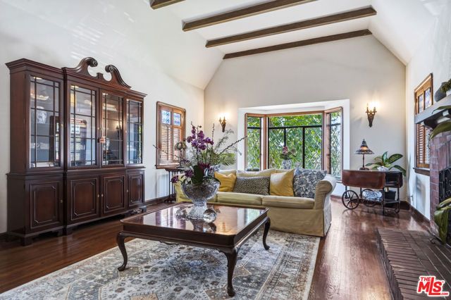 1242 N Isabel Street, Glendale, CA 91207