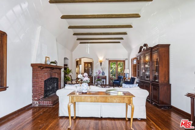 1242 N Isabel Street, Glendale, CA 91207