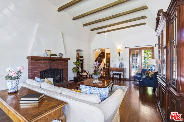 1242 N Isabel Street, Glendale, CA 91207