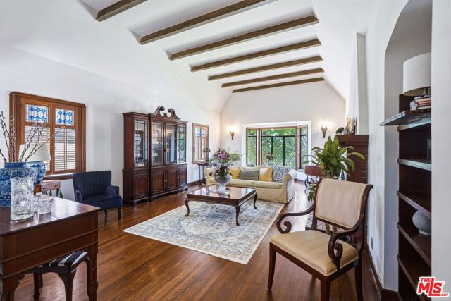 1242 N Isabel Street, Glendale, CA 91207
