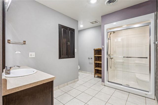 511 1st Ave, Vinton, IA 52349