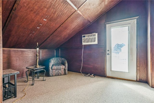 511 1st Ave, Vinton, IA 52349